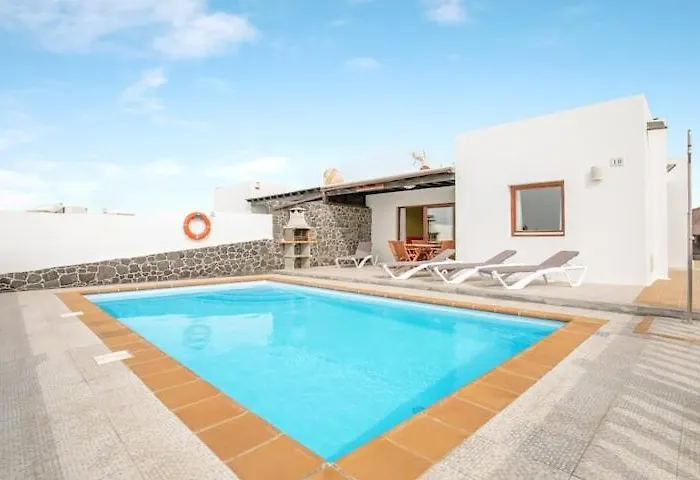 1b * Playa Blanca (Lanzarote)